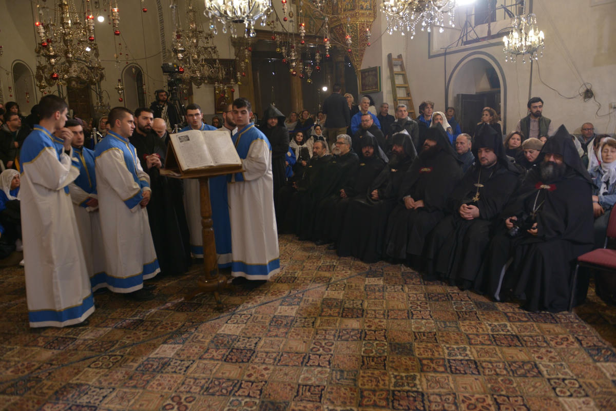 Bethlehem'de görkemli Noel ayini